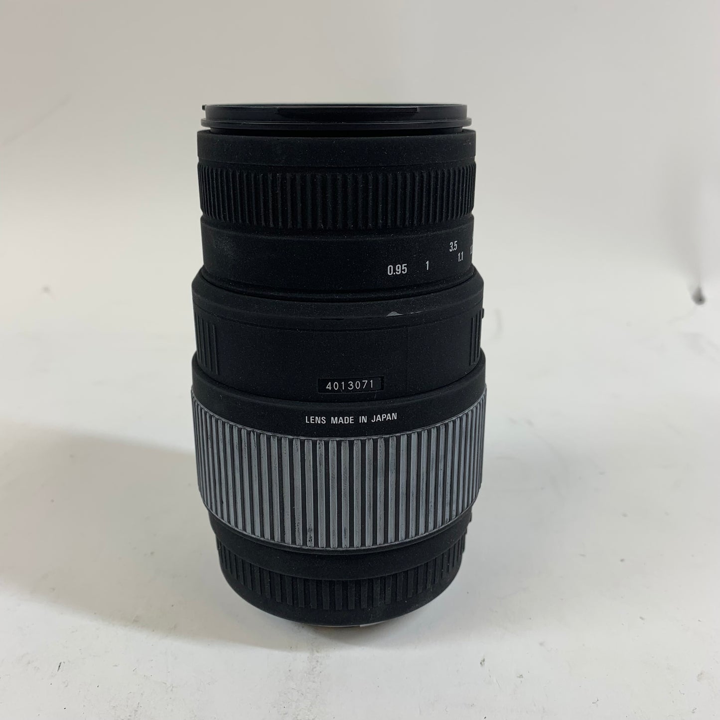 Sigma 70-300mm f/1.4-5.6DG
