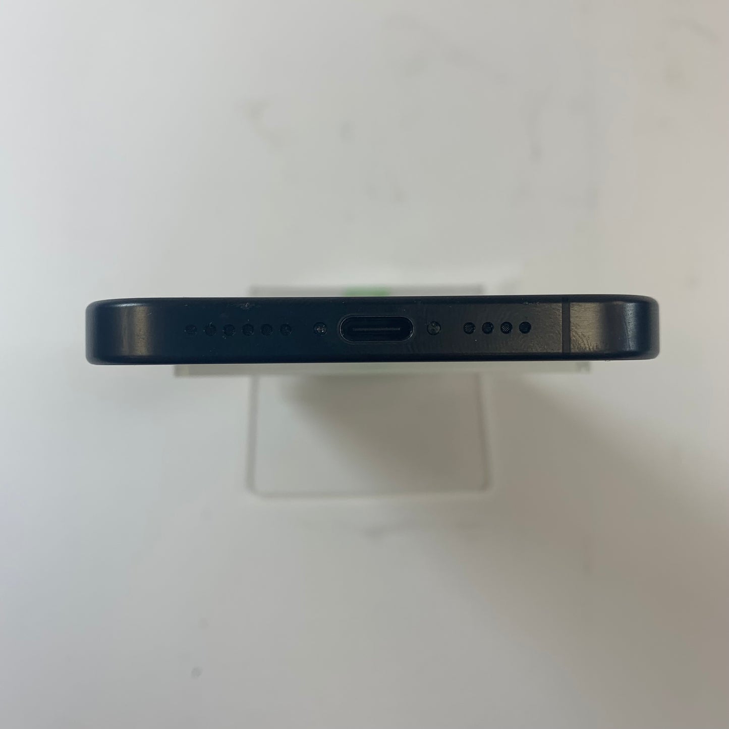 AT&T Apple iPhone 15 Pro Max 256GB 26.0.1 Black Titanium MU663LL/A