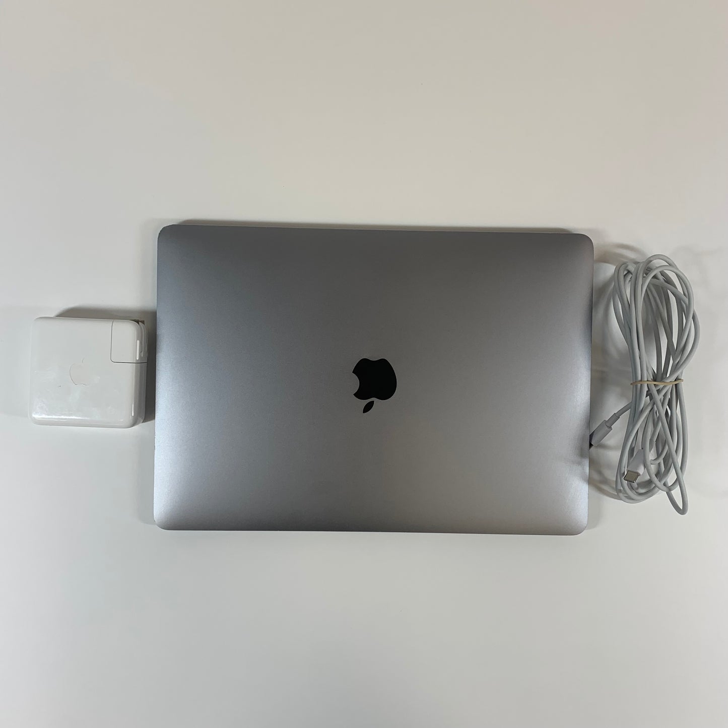 2018 Apple MacBook Pro 13.3" i7 2.8GHz 8GB RAM 256GB SSD Space Gray A1989