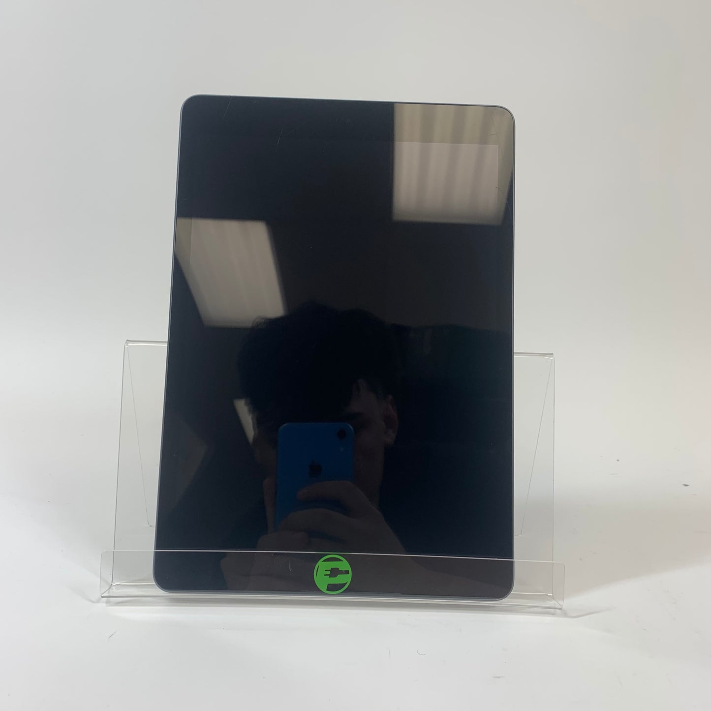 Unlocked Apple iPad 9th Gen 64GB Space Gray MK663LL/A