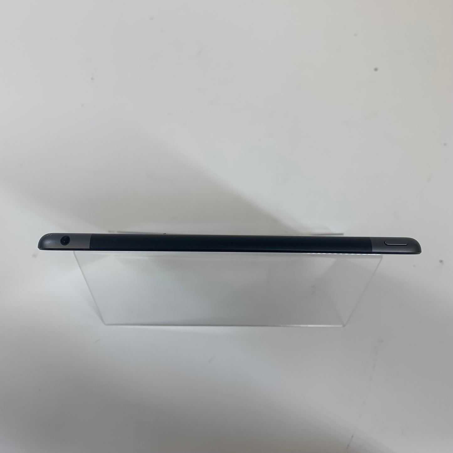 Unlocked Apple iPad 9th Gen 64GB Space Gray MK663LL/A