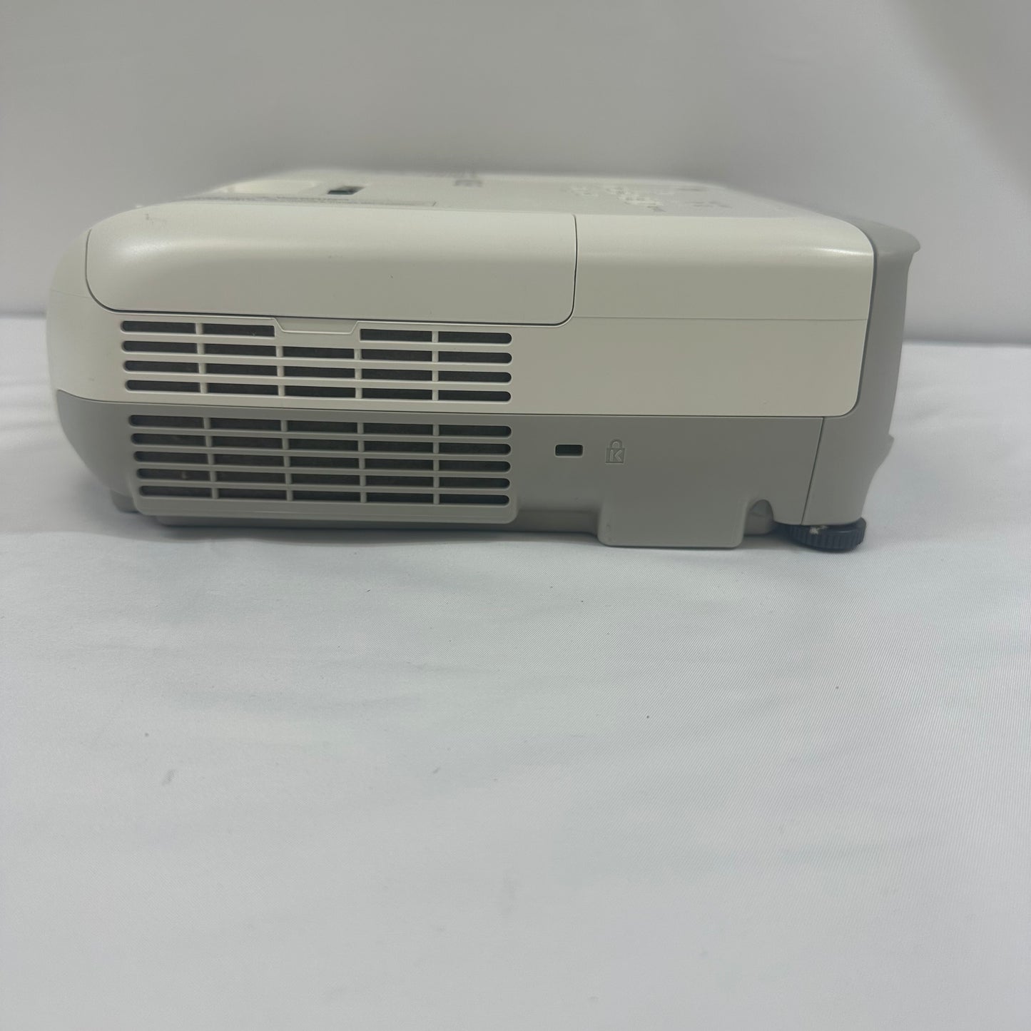 Epson H686A 1280 x 800 WXGA 3,000 Lumens Classroom Projector