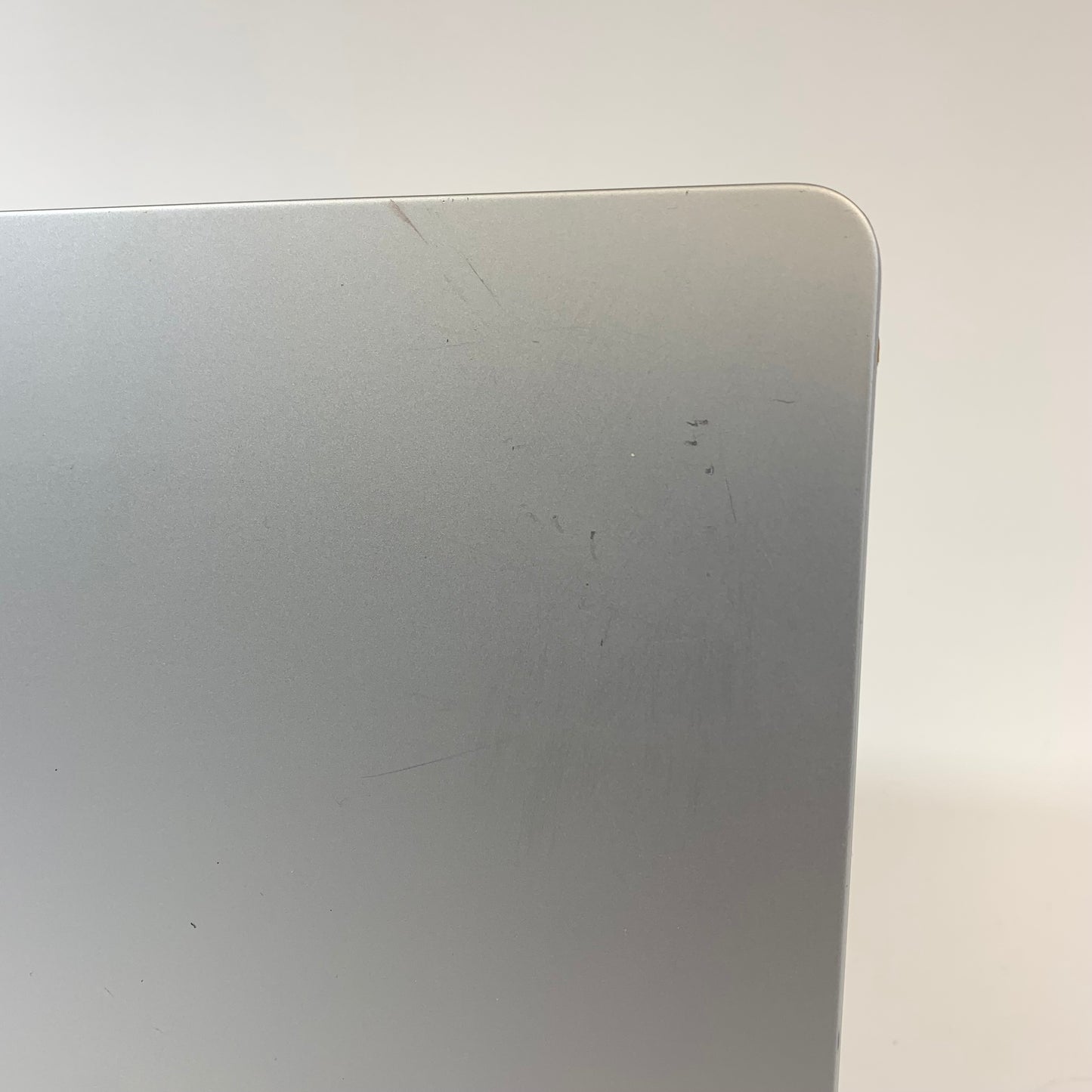 2025 Apple MacBook Air 15" M4 10 Core 4.5GHz 16GB RAM 256GB SSD MW1G3LL/A