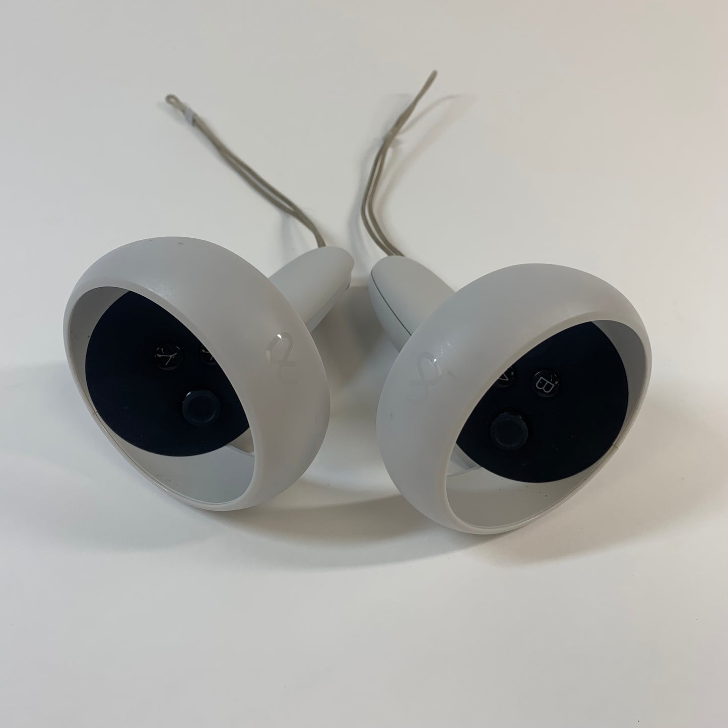 Meta Quest 2 128GB VR System KW49CM Controller Does Not Have Battery Cap