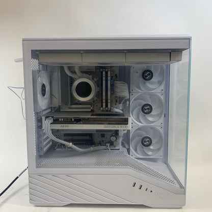 LIAN LI V100 Ryzen 7 7700X 4.50 GHz 32GB RAM 1TB SSD Gigabyte GeForce RTX 5060