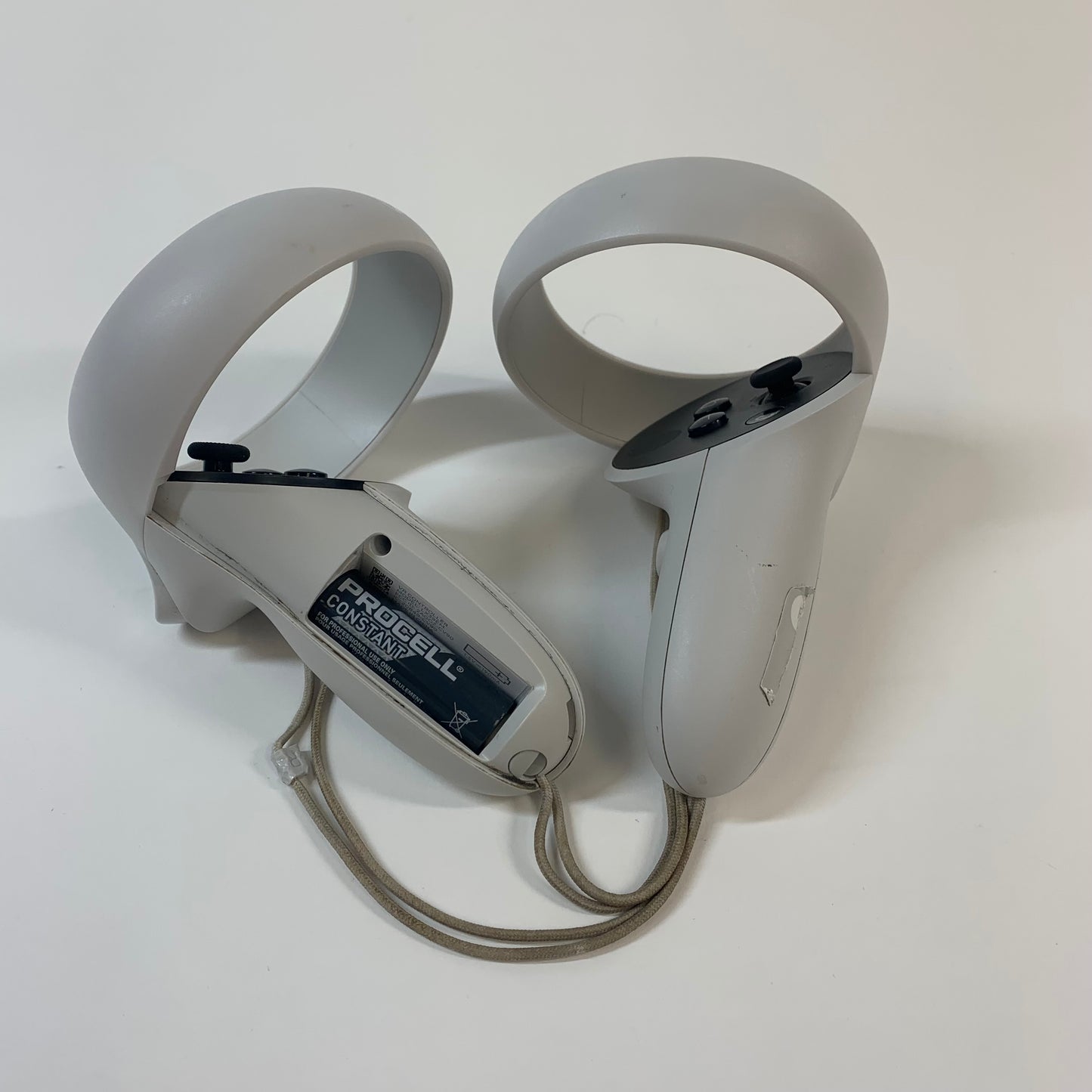 Meta Quest 2 128GB VR System KW49CM Controller Does Not Have Battery Cap