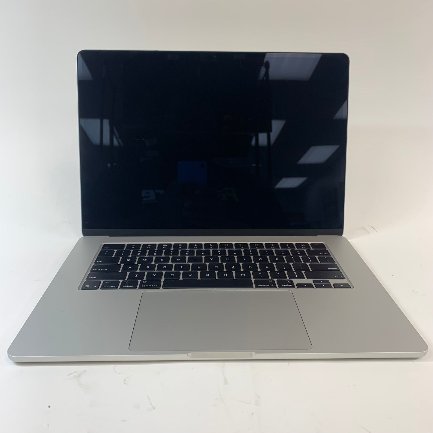2025 Apple MacBook Air 15" M4 10 Core 4.5GHz 16GB RAM 256GB SSD MW1G3LL/A