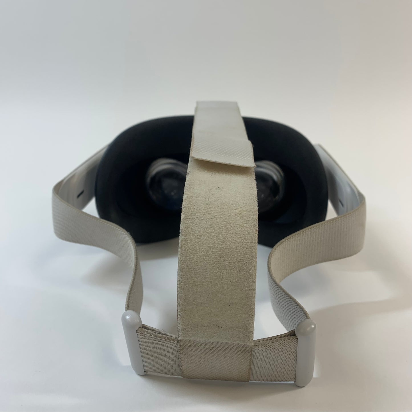 Meta Quest 2 128GB VR System KW49CM Controller Does Not Have Battery Cap