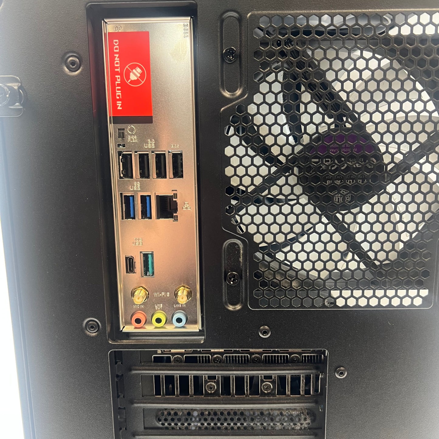 ROG Custom PC Ryzen 7 8700F 4.10GHz 32GB RAM 1TB SSD Nvidia GeForce RTX 5060 Ti