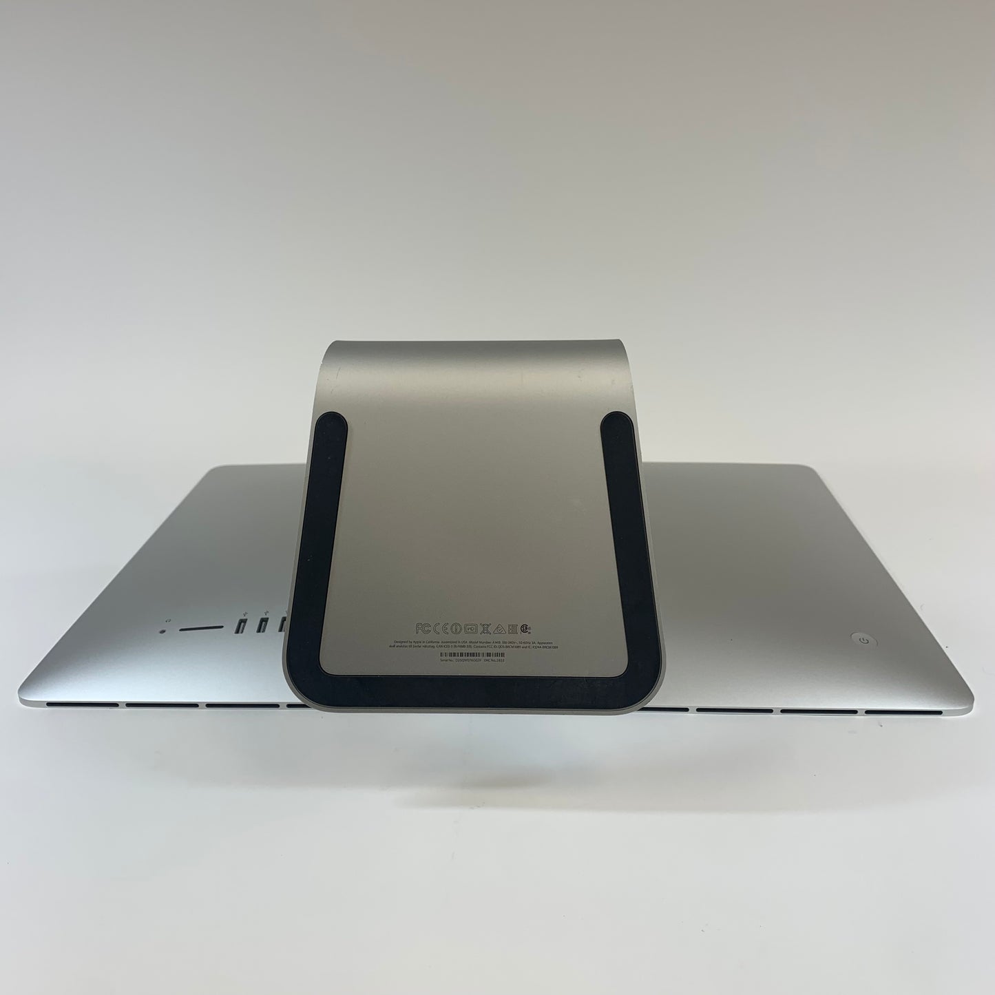 2015 Apple iMac 21.5" i7 3.3GHz 16GB RAM 1TB HDD Silver A1418