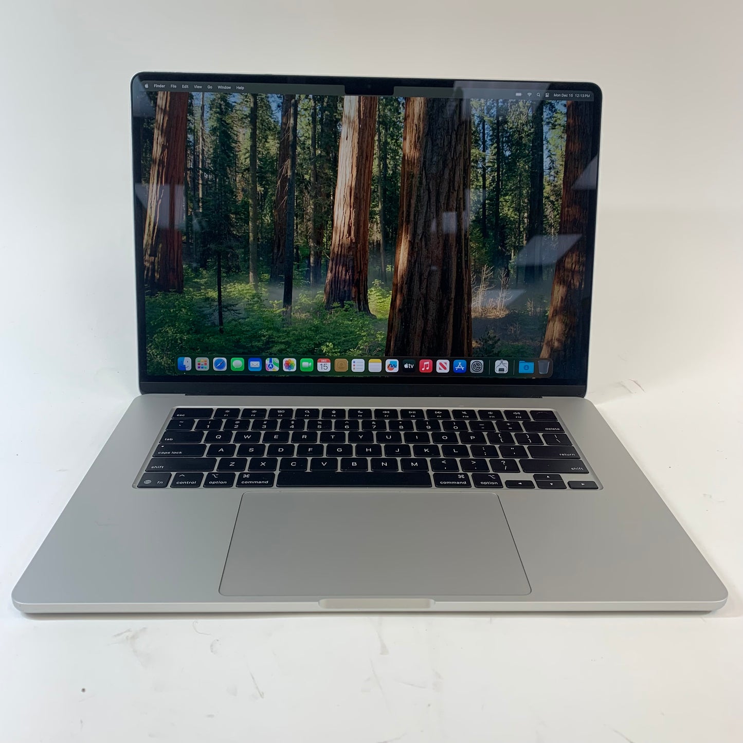2025 Apple MacBook Air 15" M4 10 Core 4.5GHz 16GB RAM 256GB SSD MW1G3LL/A