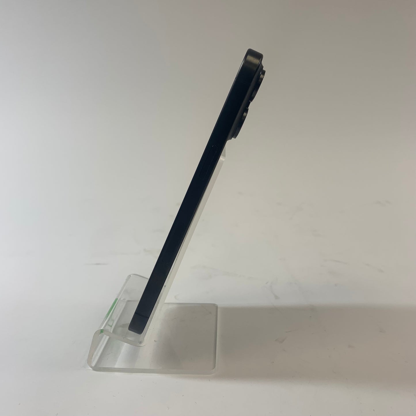 AT&T Apple iPhone 15 Pro Max 256GB 26.0.1 Black Titanium MU663LL/A