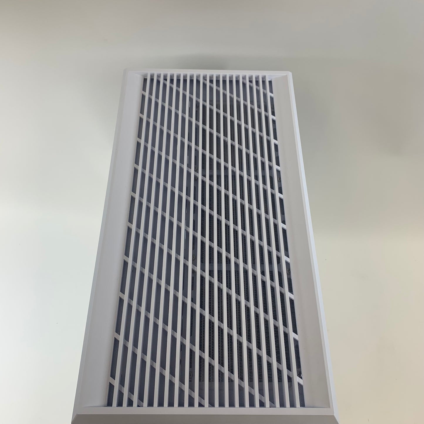LIAN LI V100 Ryzen 7 7700X 4.50 GHz 32GB RAM 1TB SSD Gigabyte GeForce RTX 5060