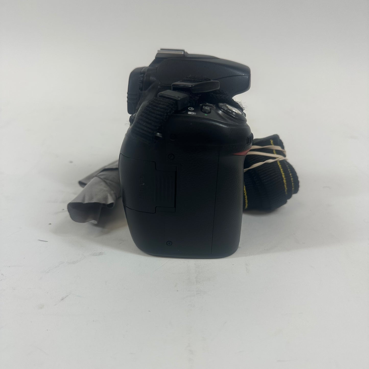 Nikon D80 10.2MP DSLR Camera