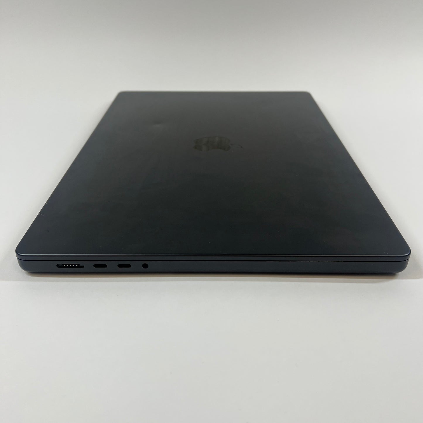 2026 Apple MacBook Pro 16" M5 Pro 20C GPU 4.6GHz 24GB RAM 1TB SSD A3428