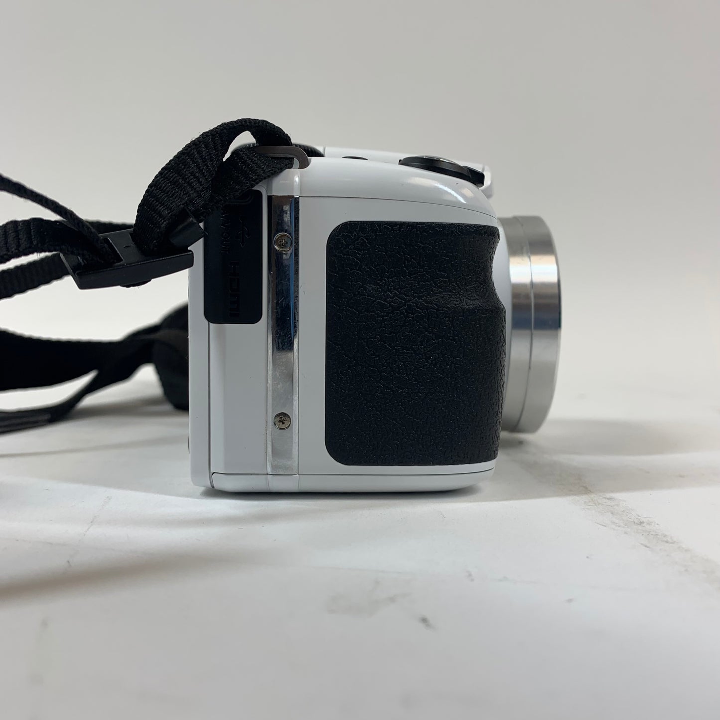 Kodak PIXPRO AZ421 16.2MP Digital Camera