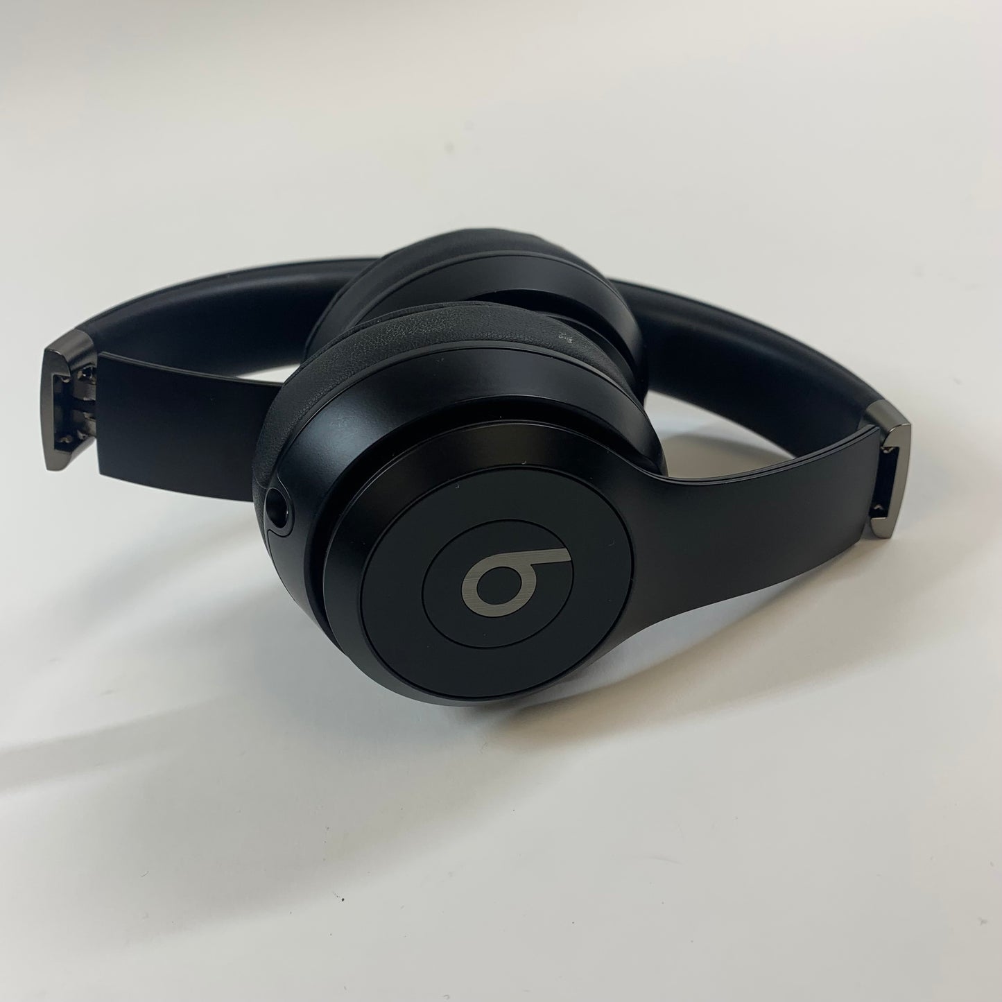 Beats solo 4 Wireless On-Ear Bluetooth Headphones Black A3140