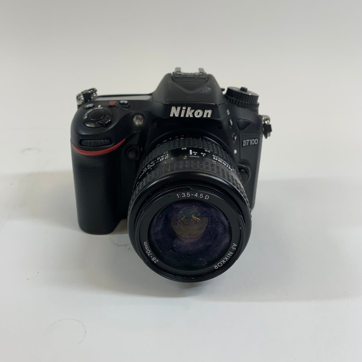 Nikon D7100 24.1MP 	Digital Single-Lens Reflex camera