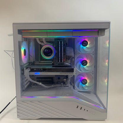 LIAN LI V100 Ryzen 7 7700X 4.50 GHz 32GB RAM 1TB SSD Gigabyte GeForce RTX 5060