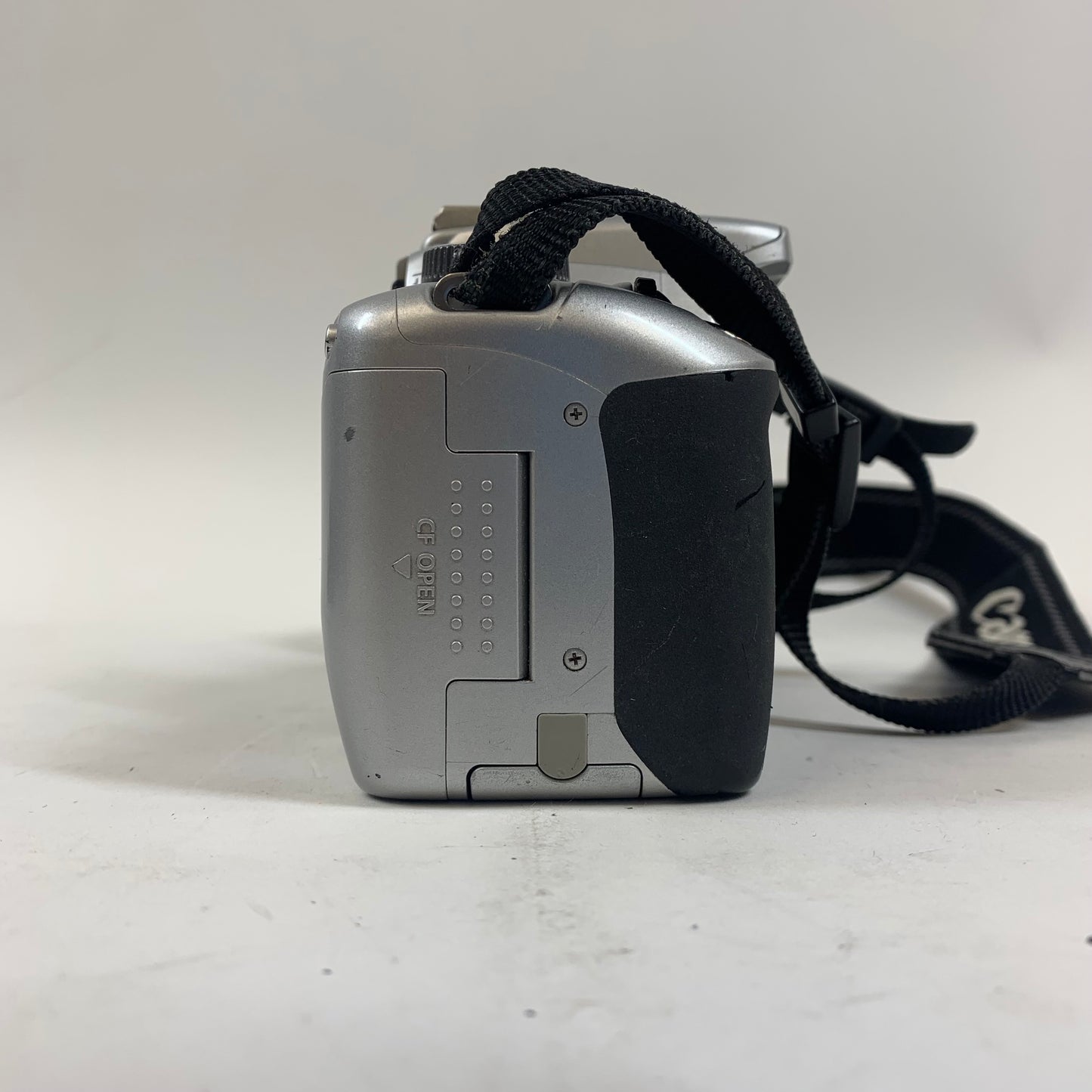 Canon EOS Rebel XTi 10.1MP Digital SLR DSLR Camera