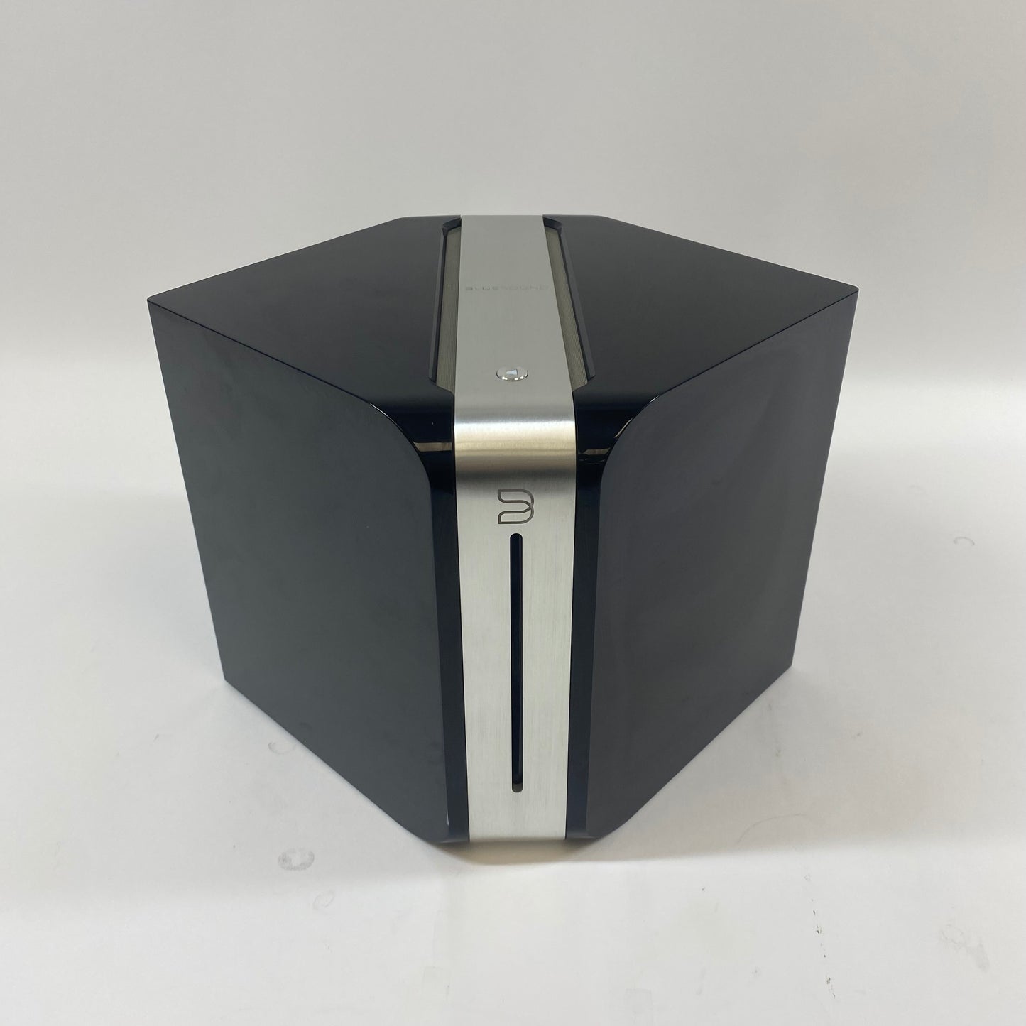 BlueSound V500 Streaming Music Player Vault And CD-Ripper