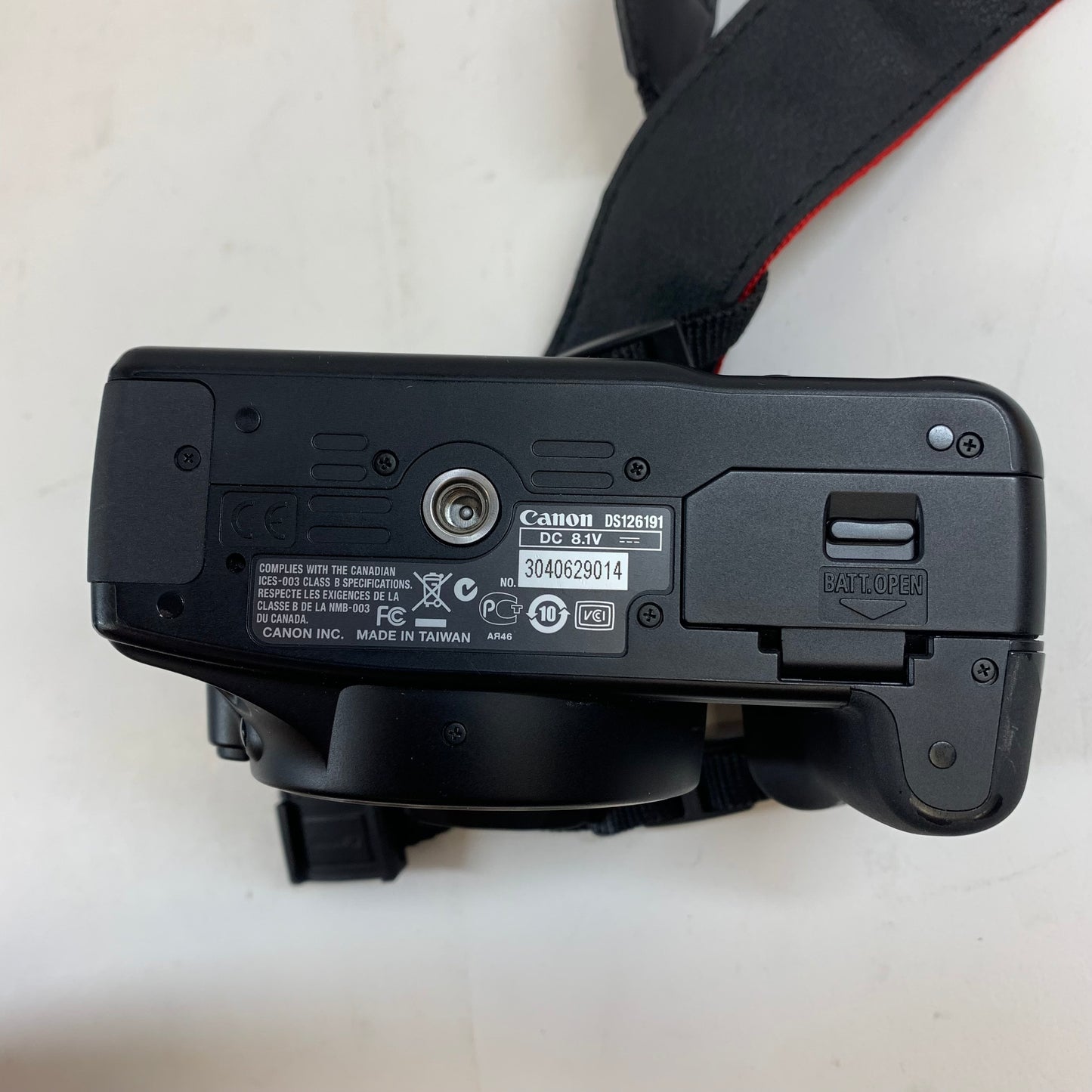 Canon EOS Rebel XSi 12.2MP Digital SLR DSLR Camera