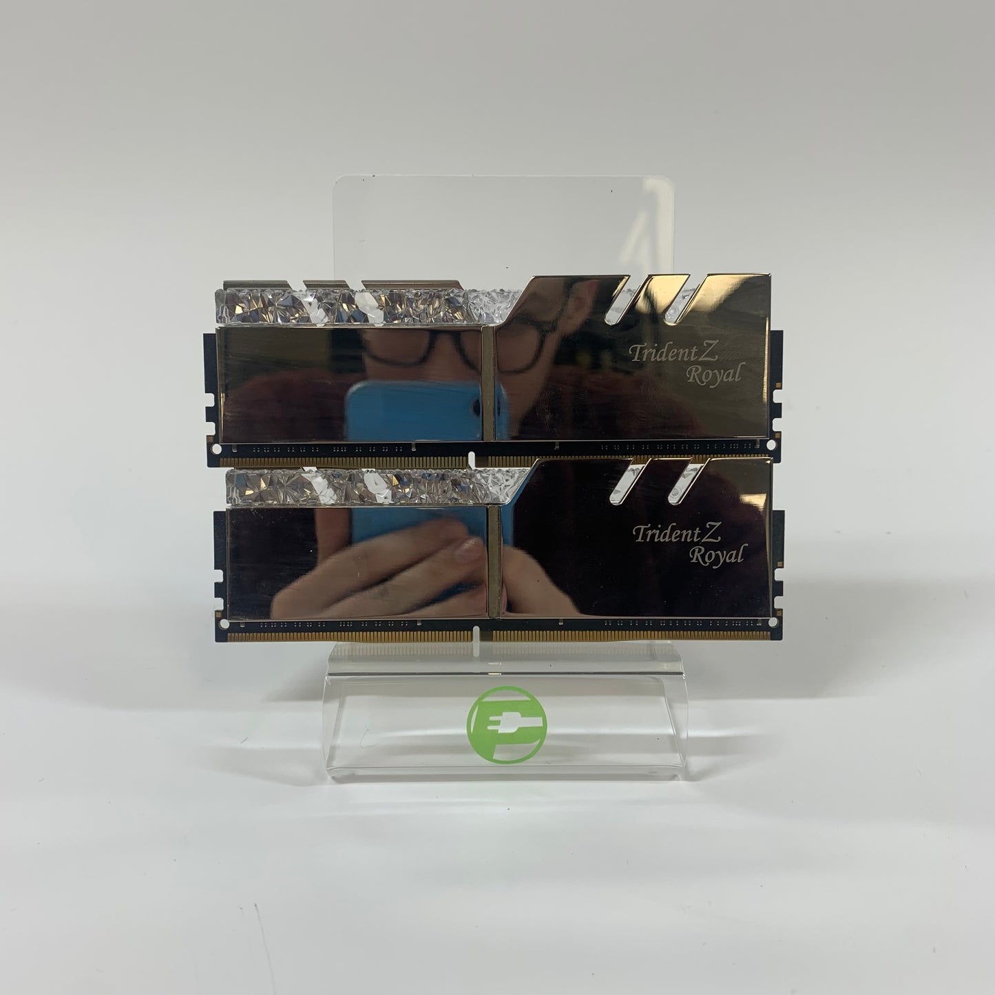 G.Skill Trident Z Royal Series 32GB (2x16GB) RAM DDR4 3200MHz F4-3200C16D-32GTRS