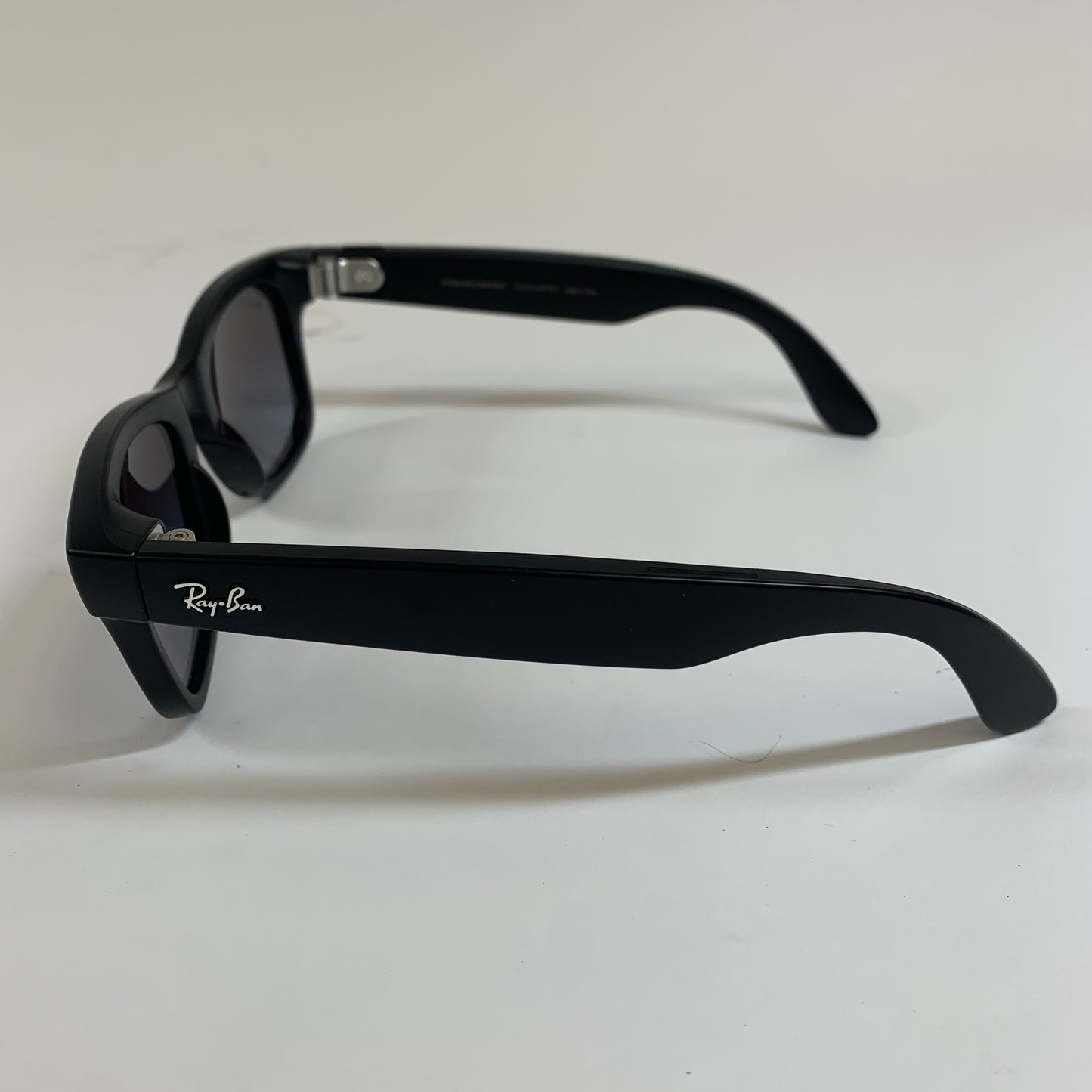 Meta Ray-Ban Wayfarer (Gen 1) AI Smart Glasses