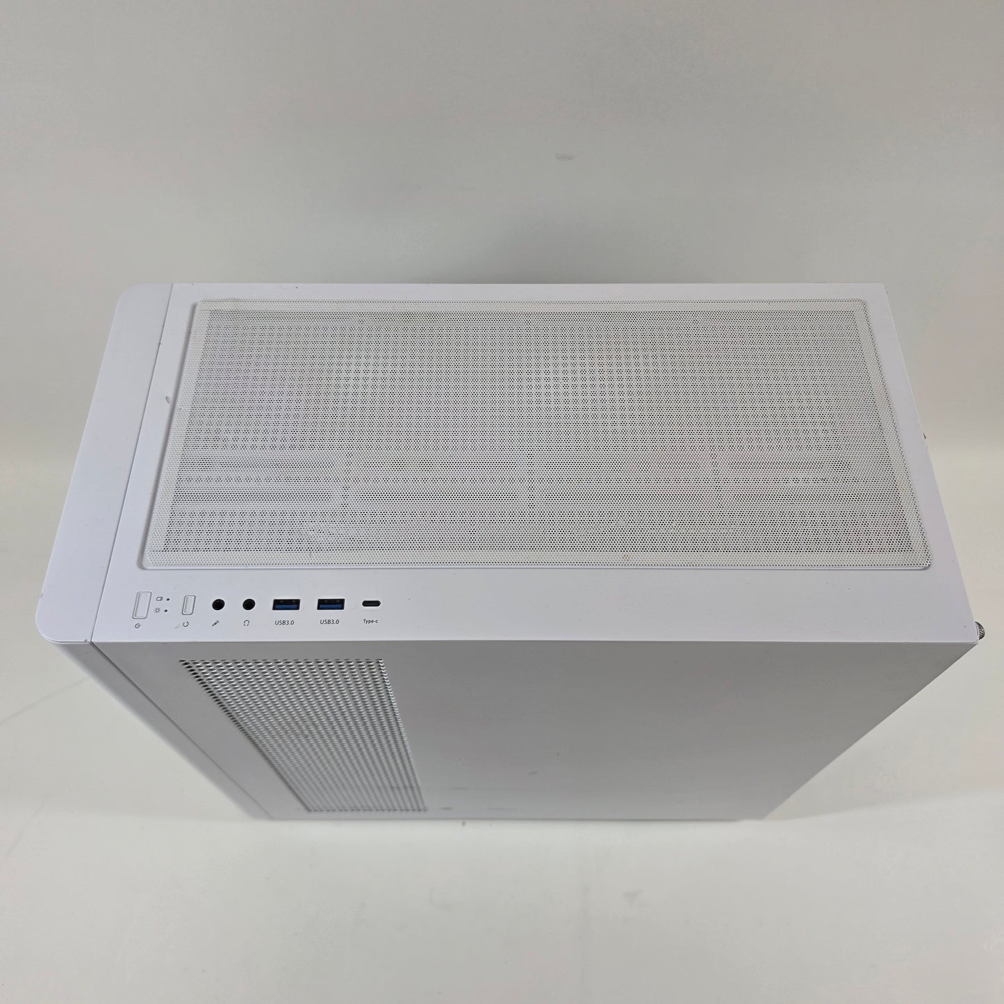 Skytech Gaming PC Ryzen 7 9800X3D 4.70GHz 32GB RAM 2TB SSD GeForce RTX 5080