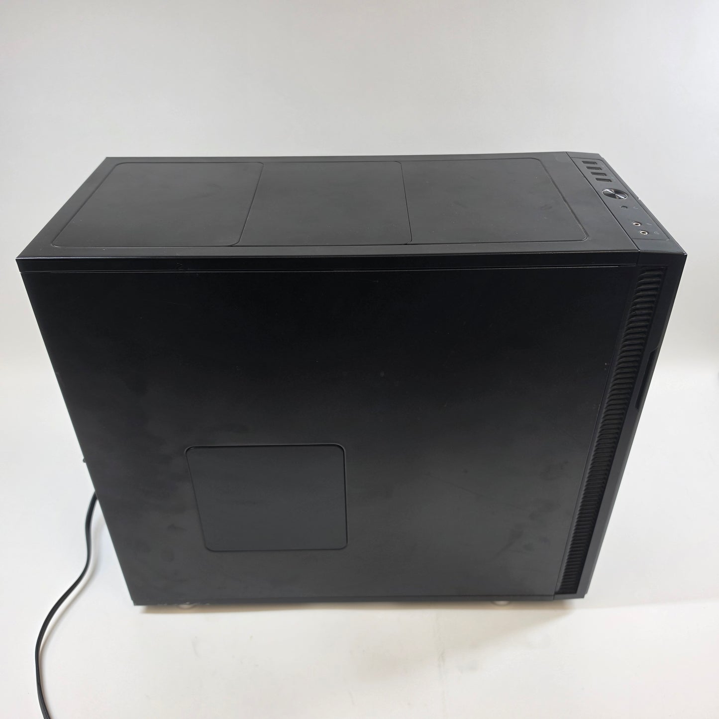 Custom PC Ryzen 5 5600X 3.70GHz 32GB RAM 1TB HDD Nvidia GeForce RTX 3070 Ti