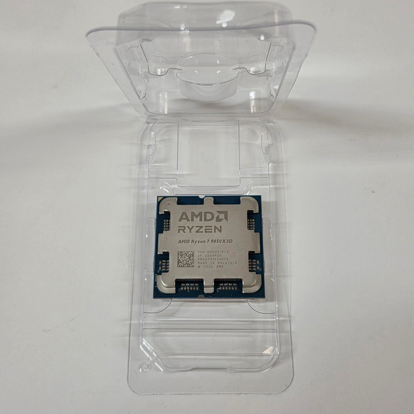 AMD Ryzen 7 9850X3D 4.70GHz 8 Core 100-000001973 16 Thread AM5